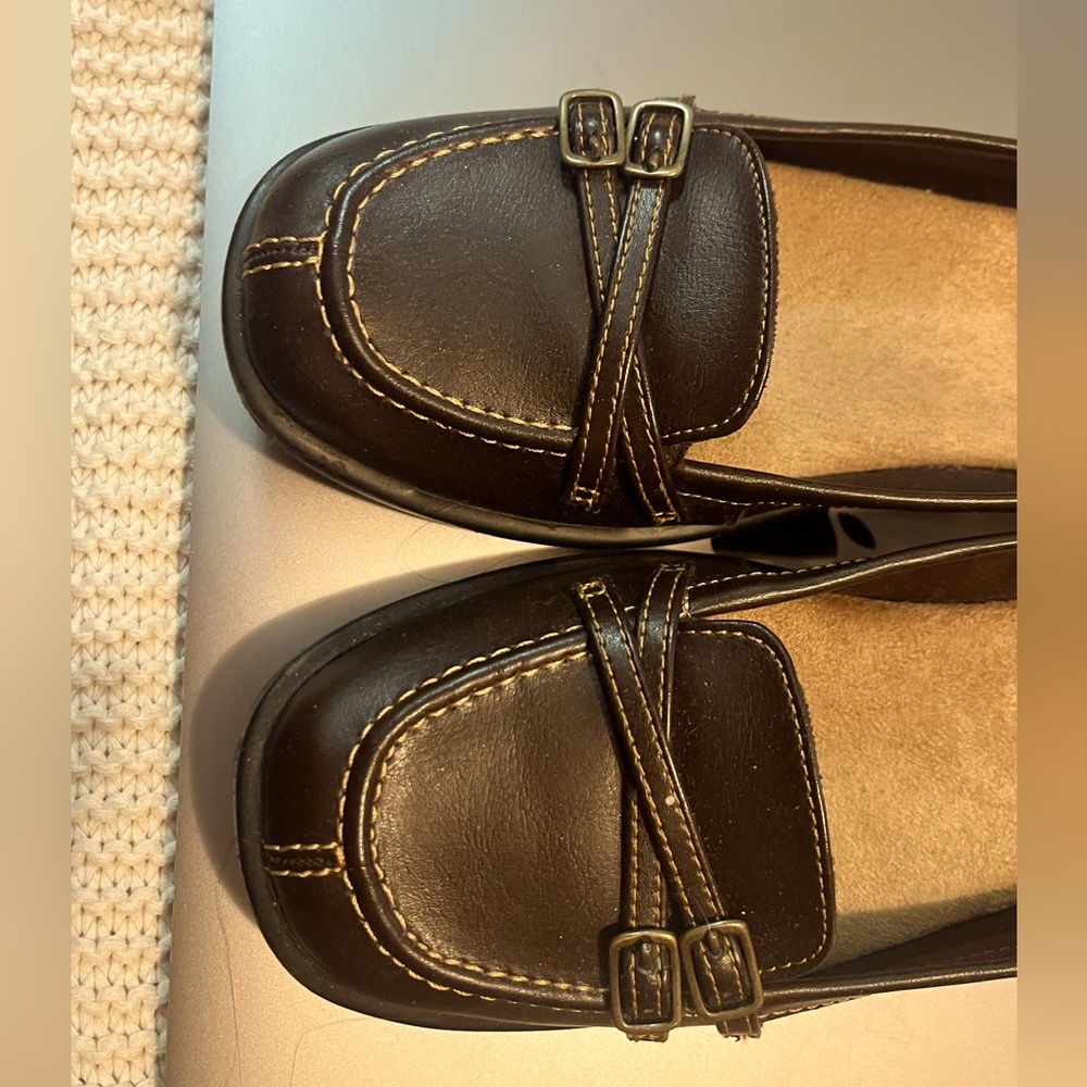 Predictions Brown Loafers with Buckle Detail🌟